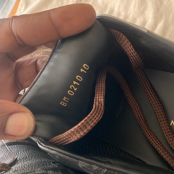 Louis Vuitton Run Away Sneakers size 11 only worn once still in great condition! - Picture 6 of 10